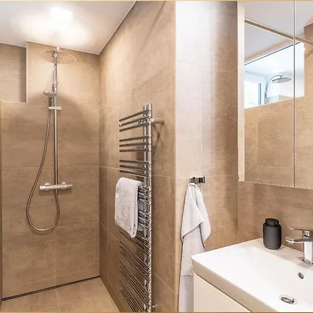 Exklusive Edelweiss Daire